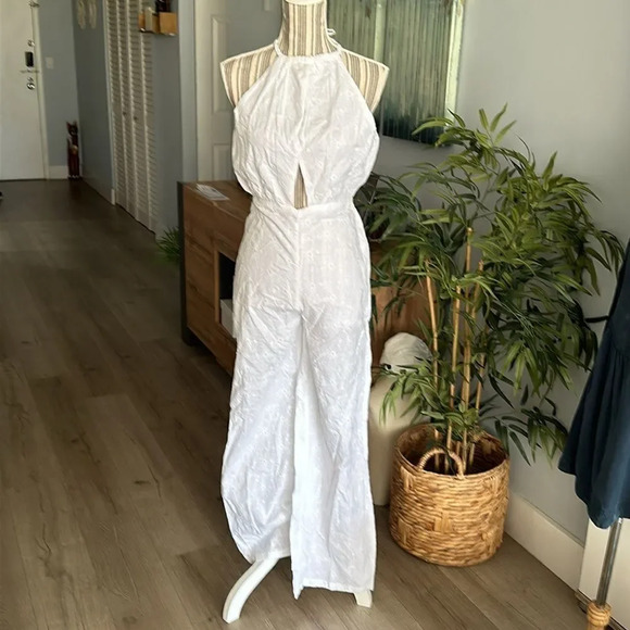 STRADIVARIUS | White | SWISS EMBROIDERY JUMPSUIT - Picture 6 of 10